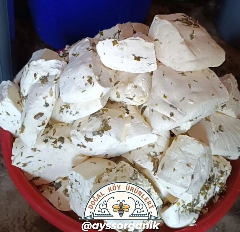 1.kg Van otlu peyniri