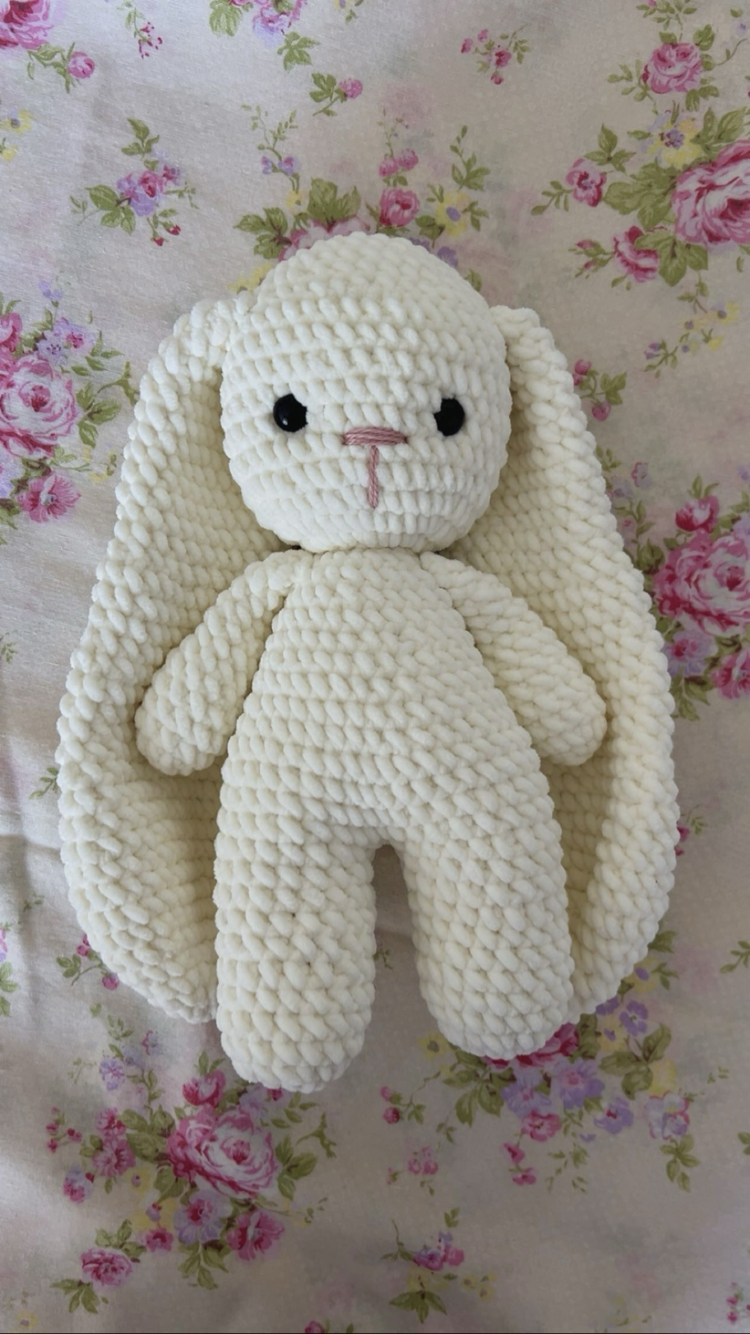 Uzun kulaklı peluş tavşan (ön sipariş)