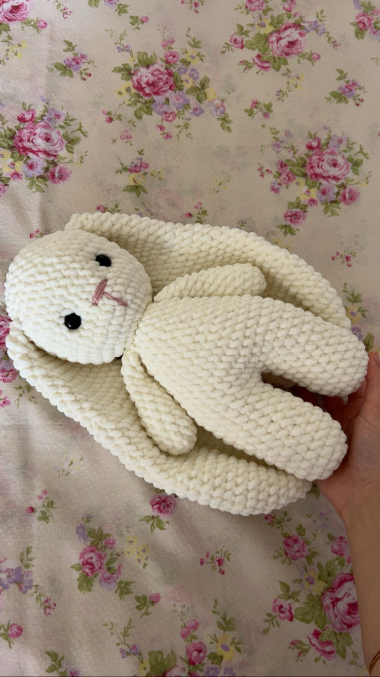 Uzun kulaklı peluş tavşan (ön sipariş)