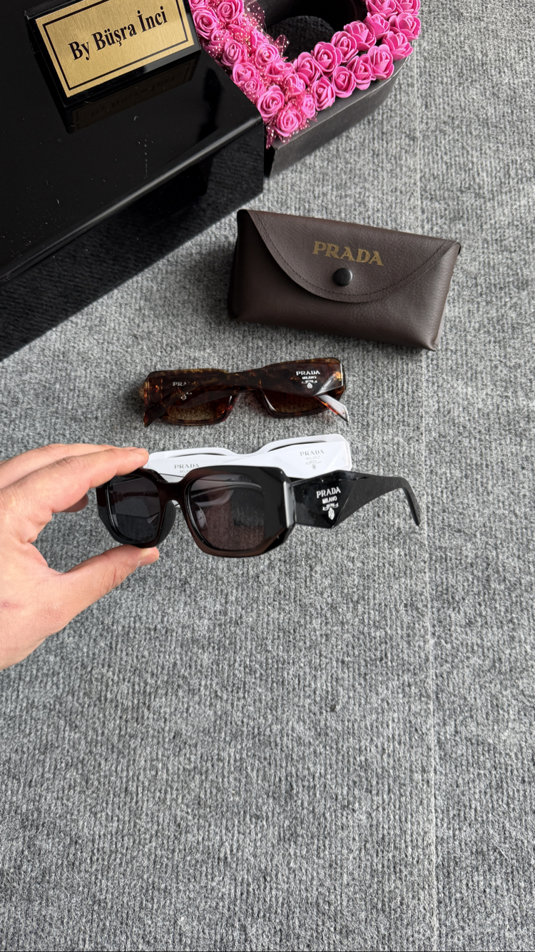 Prada Symbole İthal Güneş Gözlüğü 