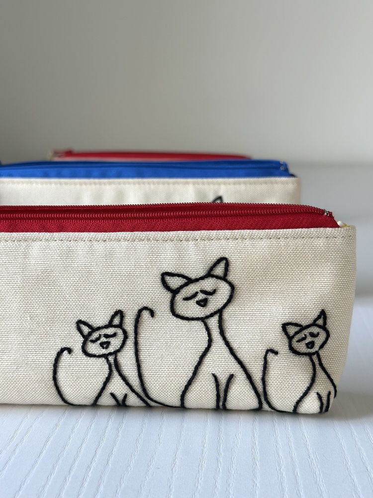 Kedi Nakışlı Fermuarlı Çanta