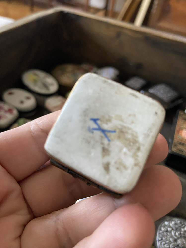 Vintage Kare Çiçek Buketi Desenli El Boyama Porselen Minyatür Kutu