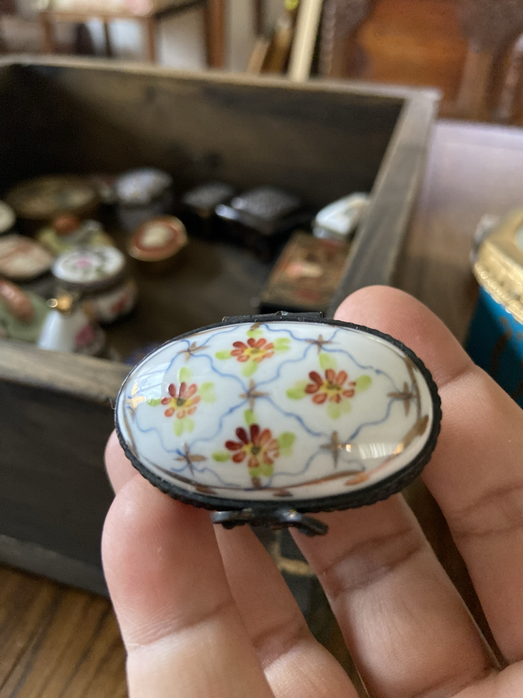 Vintage Desenli El Boyama Oval Porselen Minyatür Kutu