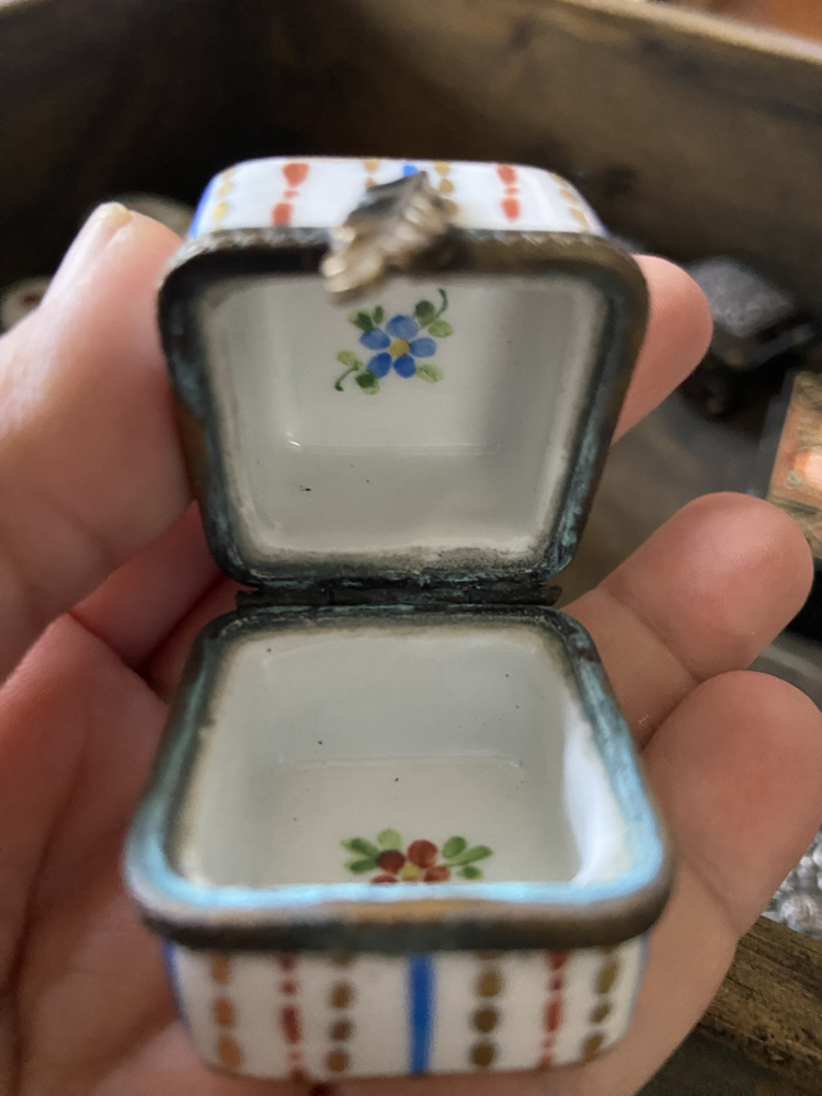 Vintage Kare Çiçek Buketi Desenli El Boyama Porselen Minyatür Kutu