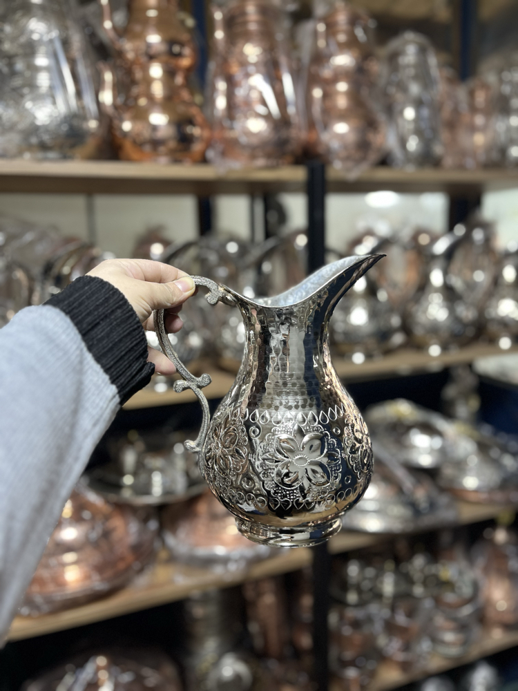 Çiçek Desenli Nikelli Bakır Sürahi