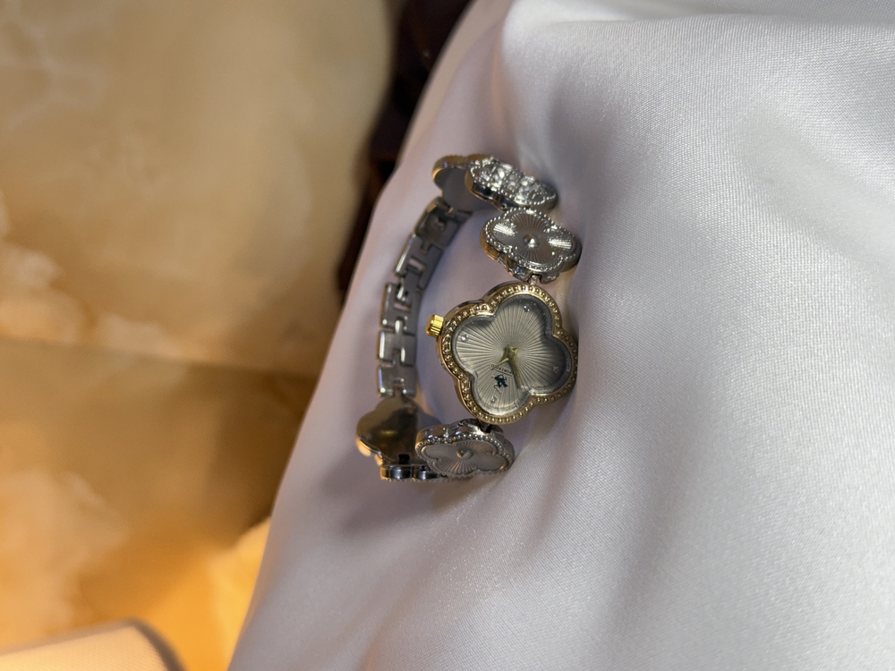 VAN CLEEF KADIN KOL SAATİ