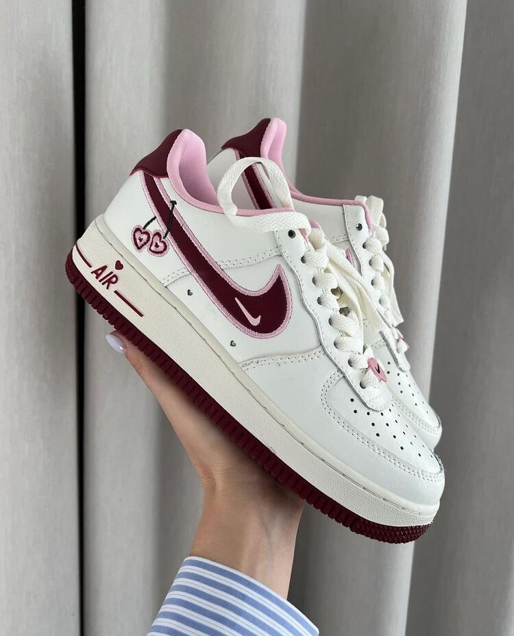 Air Force 1 Valentine’s Day Beyaz