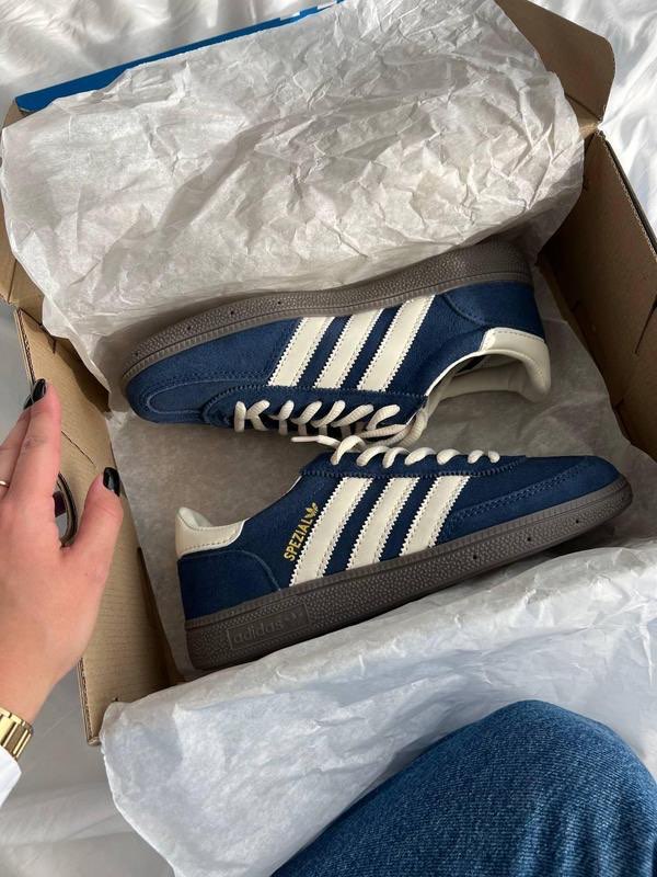 Spezial Lacivert