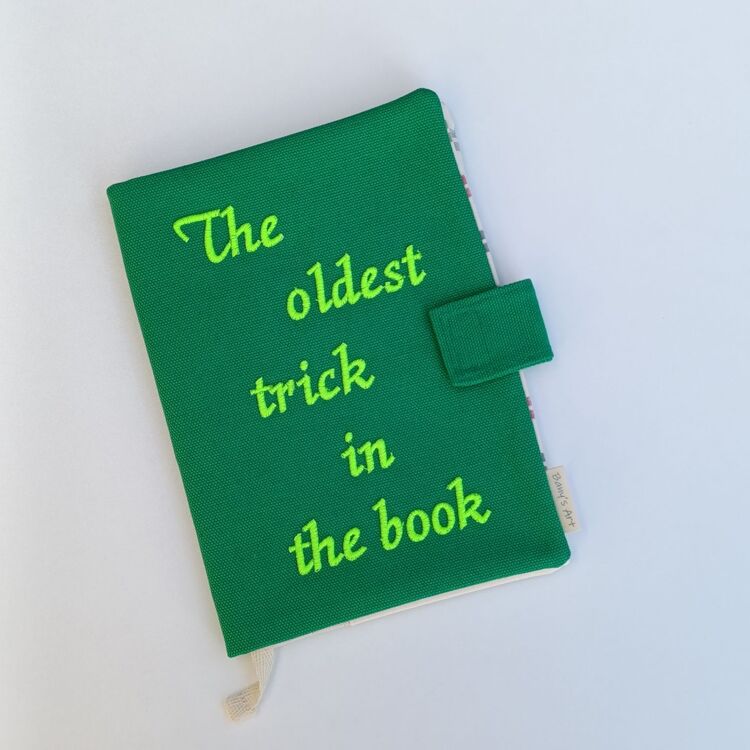 The Oldest Trick Kitap Çantası
