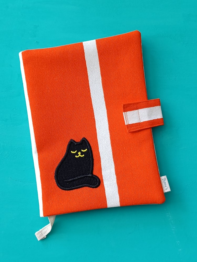 kara kedi kitap çantası
