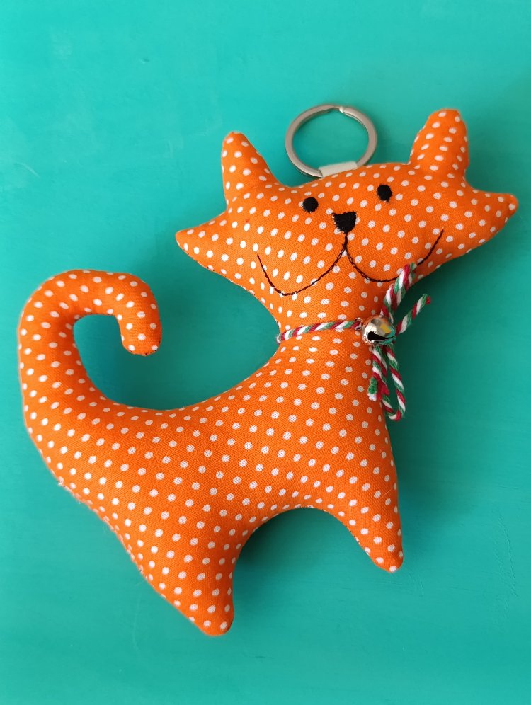 Turuncu Puanlı Kedi Charm