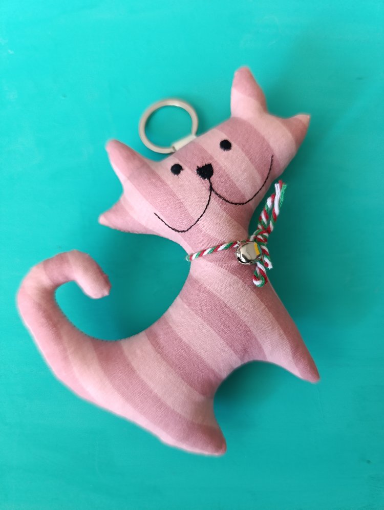 Gül Kurusu Çizgili Kedi Charm