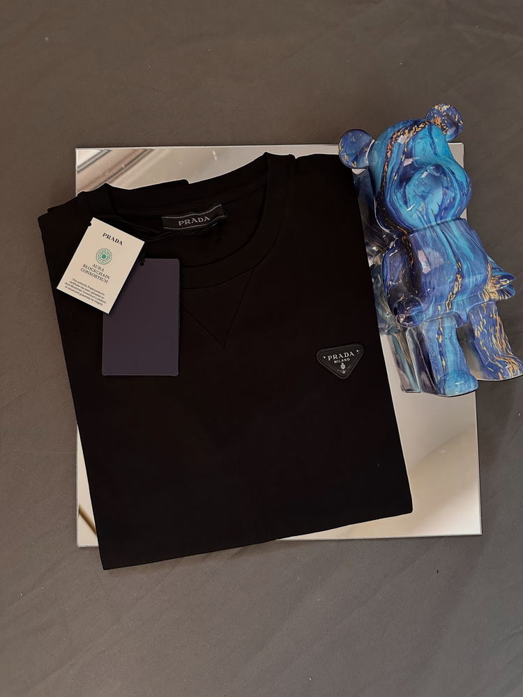 Prada deri yan logo tshirt