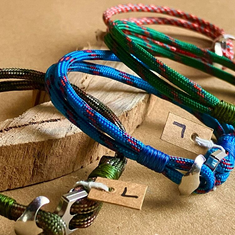 Paracord iple çapalı bileklik - Ürün Kodu: 083