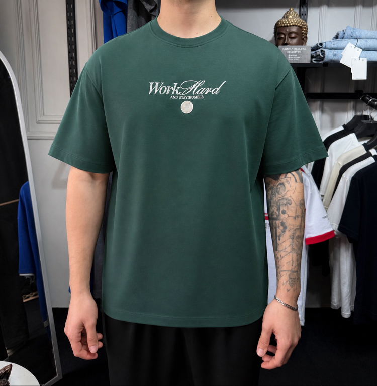Old Money “Work Hard” Yarı Oversize T-Shirt (Yeşil)