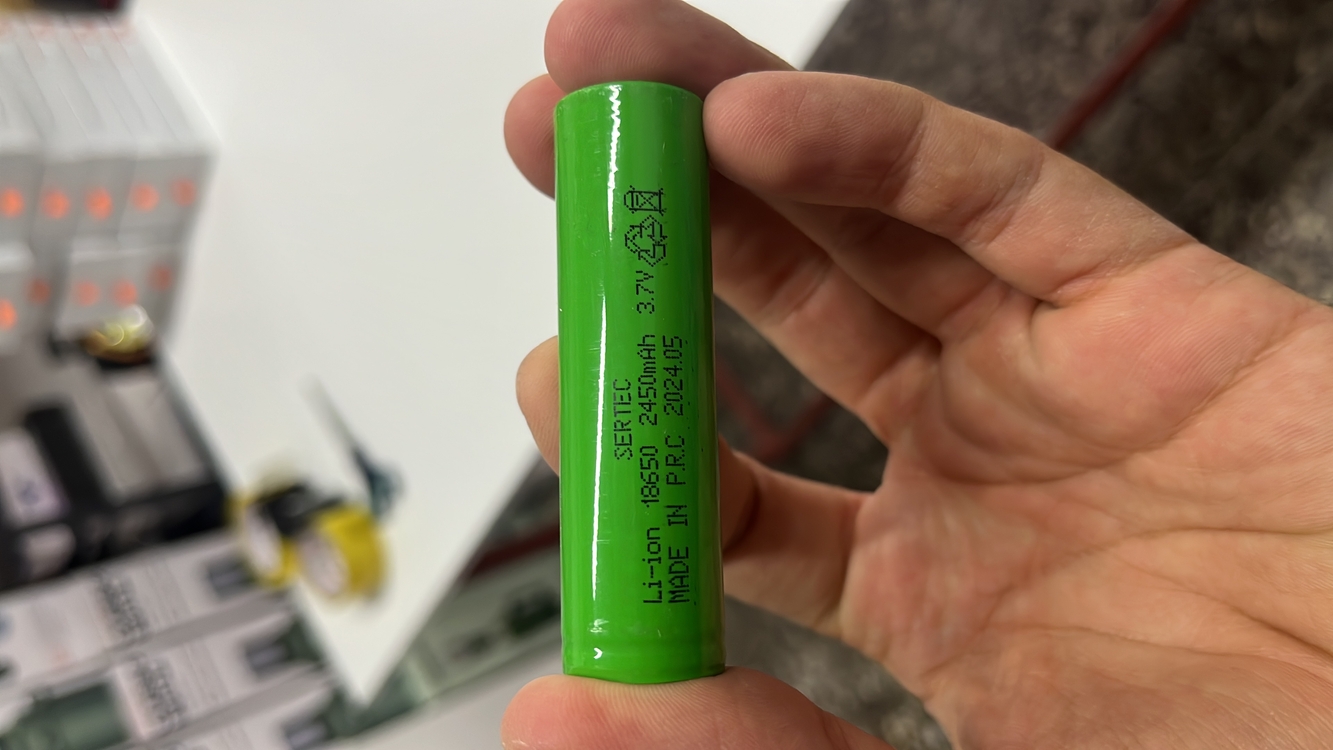 18650 2450 Mah li-ion 3.7V Pil