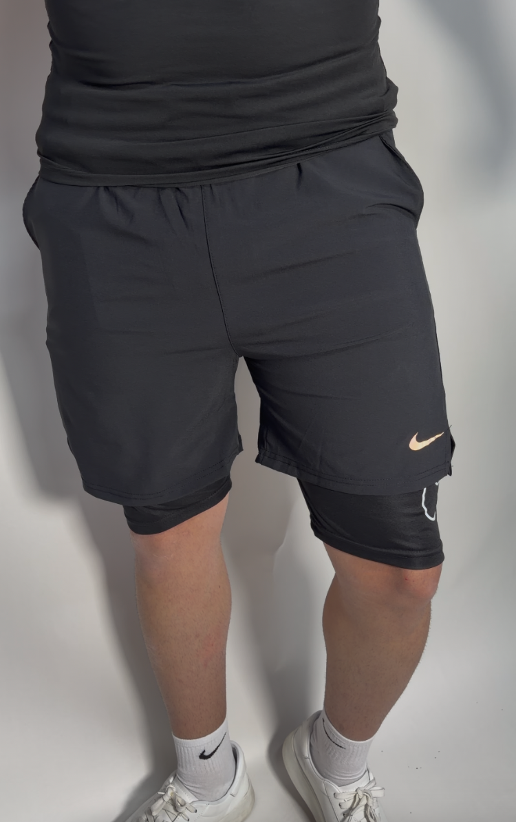 Nike Stride Kısa Taytlı Şort
