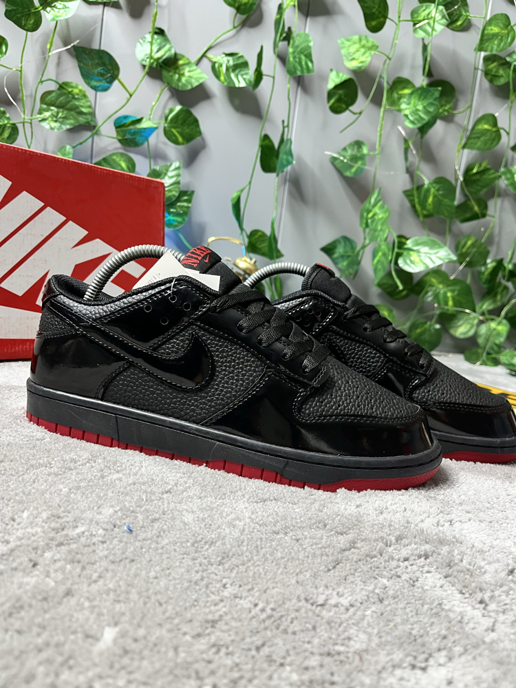 Nike dunk low Kırmızı taban