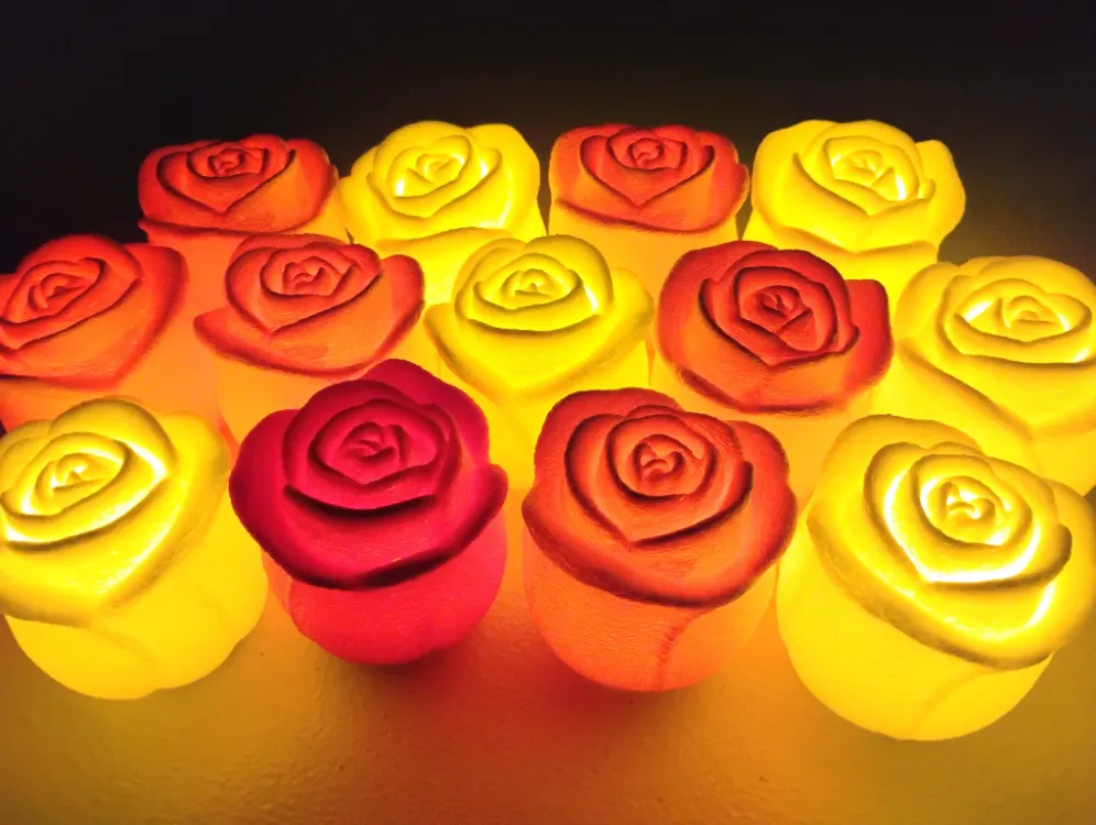 Gül Tasarımlı Pilli LED Mumluk – Dekoratif Işıklı Gül
