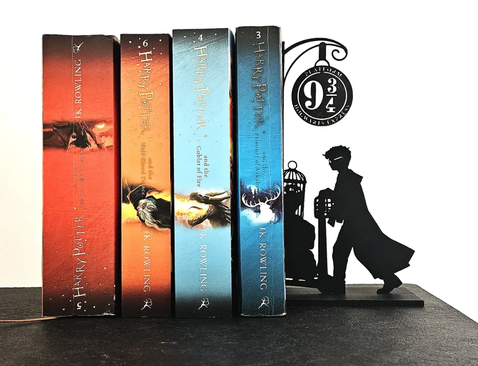 Harry Potter Temalı Kitap Tutucu – Dekoratif Kitaplık ve Raf Desteği