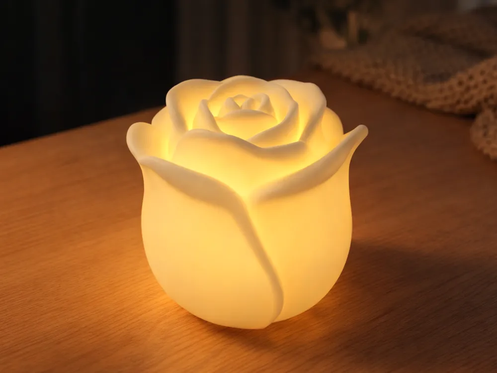 Gül Tasarımlı Pilli LED Mumluk – Dekoratif Işıklı Gül