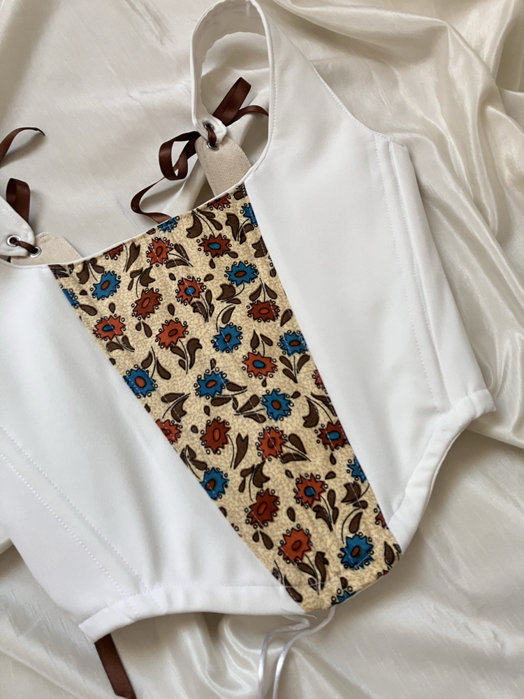 Beyaz Retro Korse