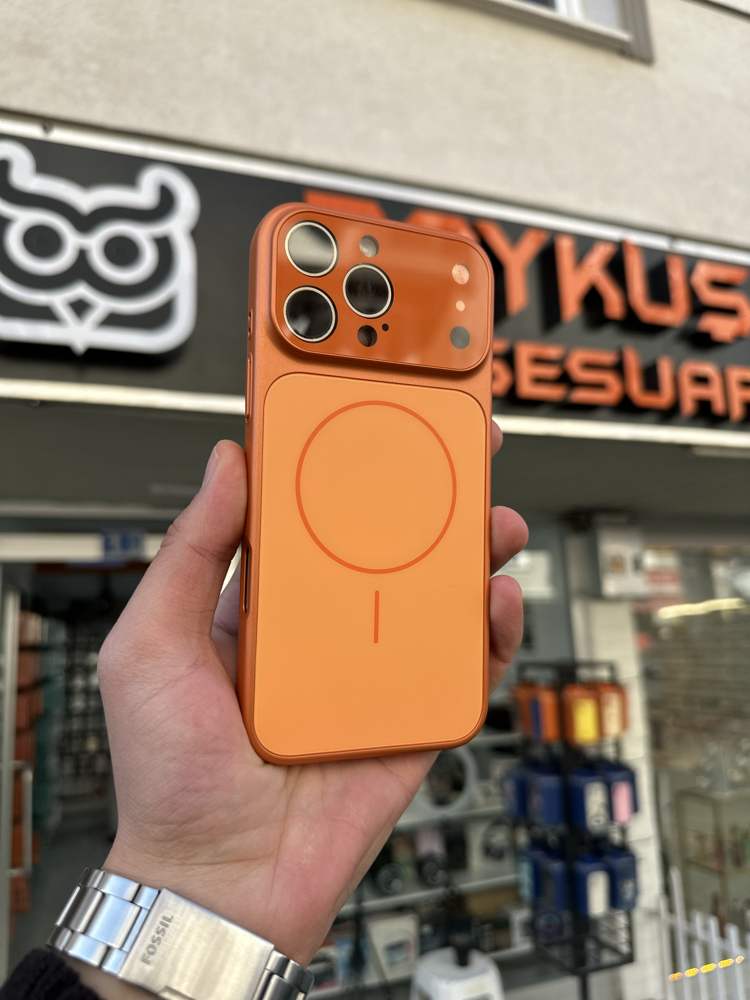 İPhone 17 Dönüşüm Kılıf