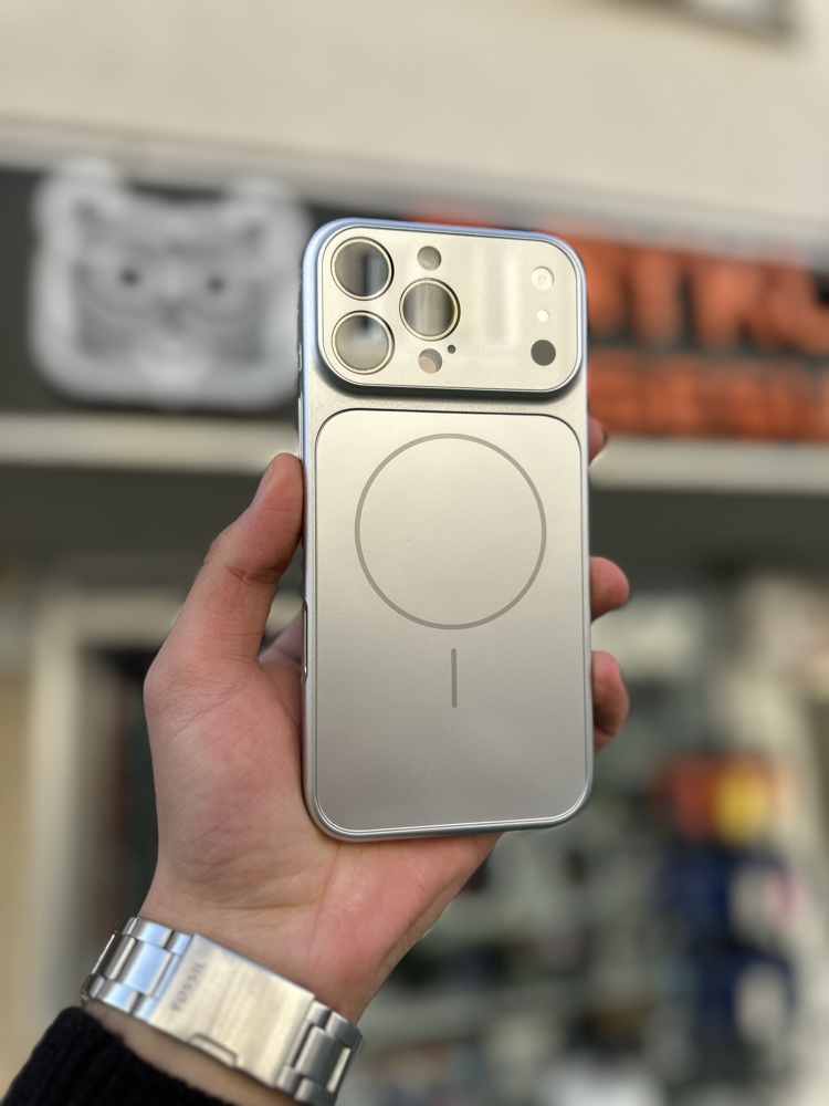 İPhone 17 Dönüşüm Kılıf