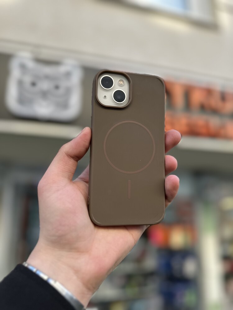 Magsafeli İPhone kılıf 