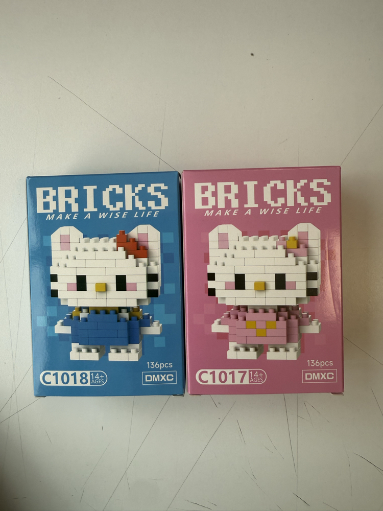 Mavi ve Pembe Hello Kitty Lego