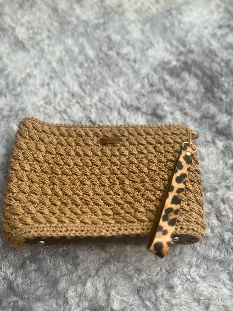 Alya Clutch Model