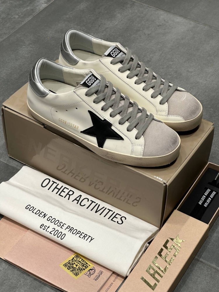 Golden G. Superstar Mens Shoes
