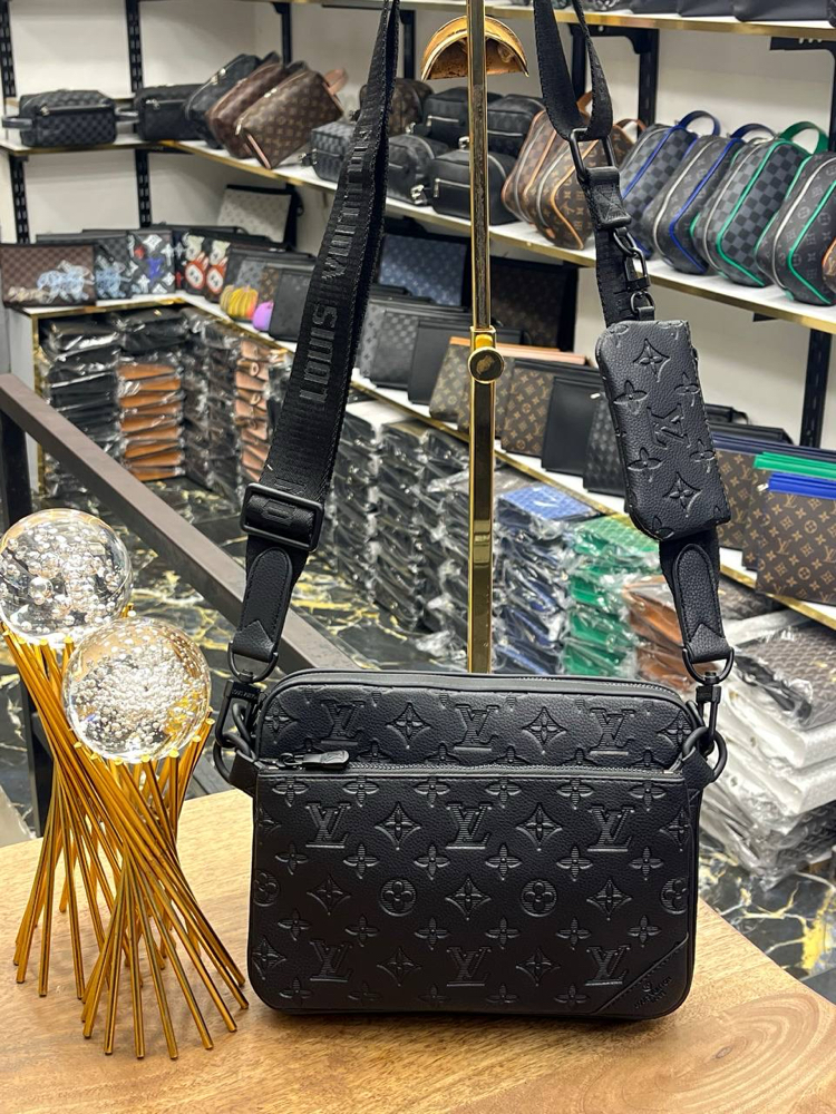 Louis Vuitton Trio Messenger