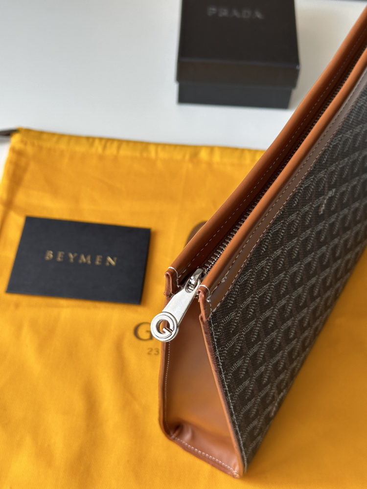 Goyard Clutch - Taba