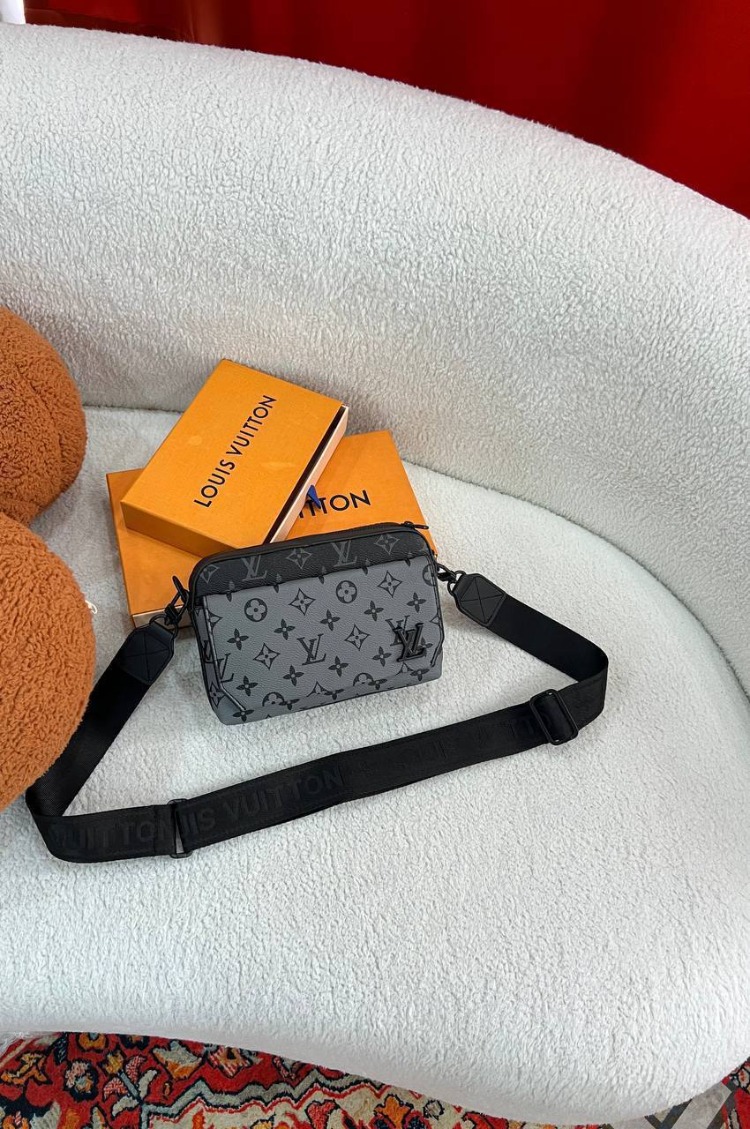 Lv Fastline Messenger – Monogram Eclipse