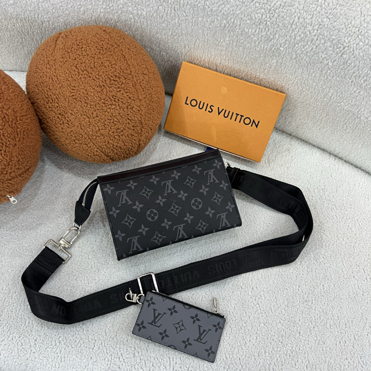 LOUİS VUİTTON GASTON WEARABLE