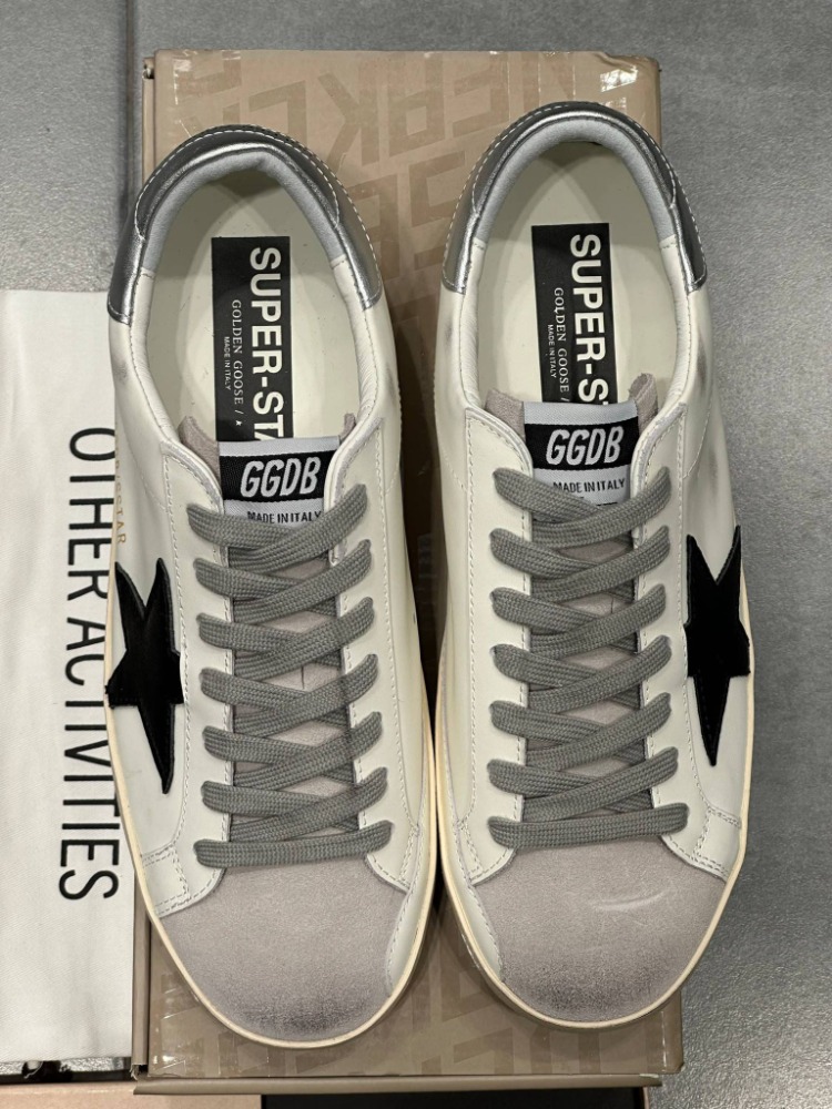 Golden G. Superstar Mens Shoes