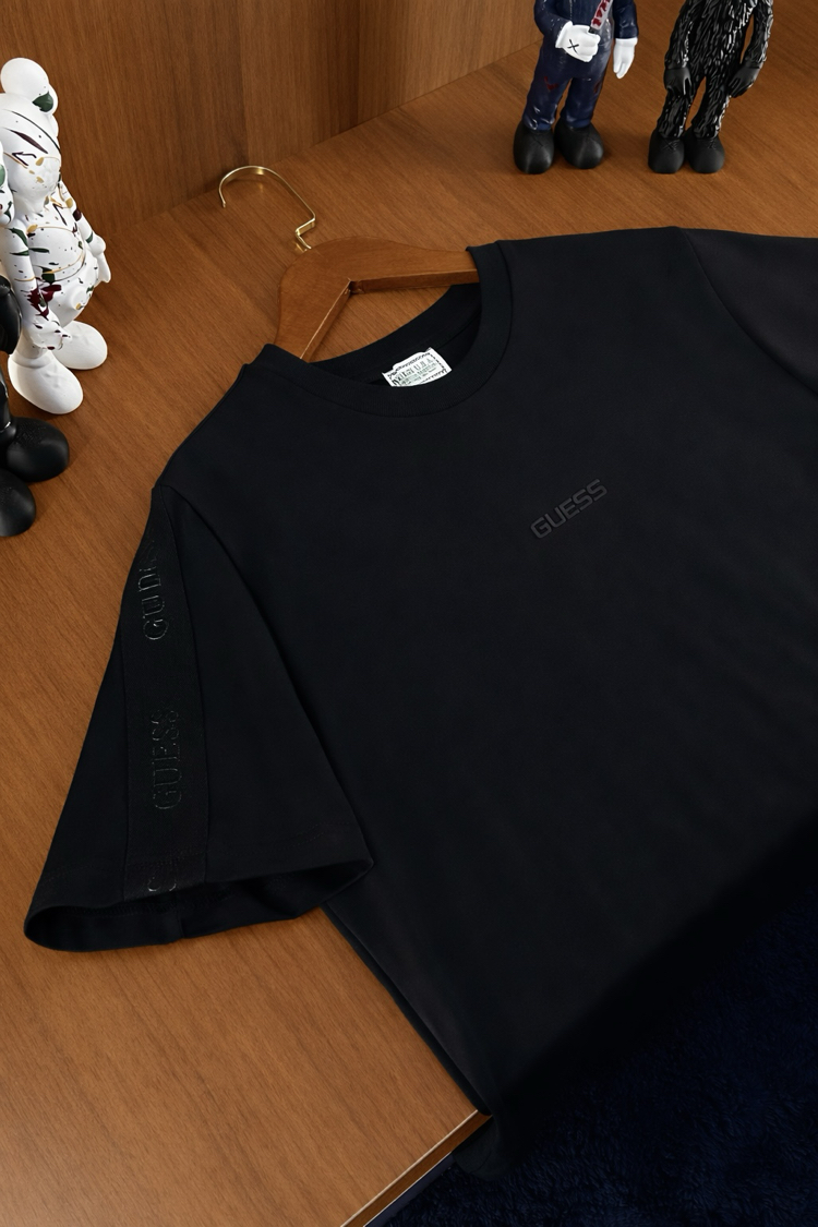 Guess Kol Detaylı Premium T-shirt