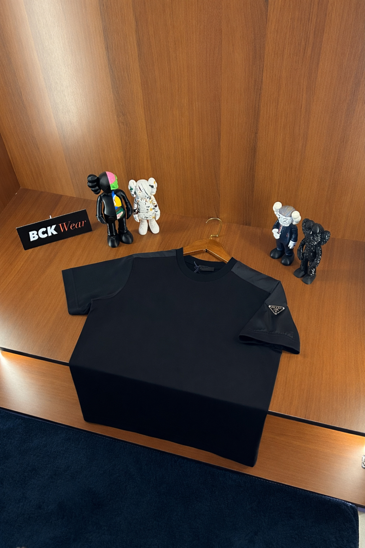 Prada Premium Kol Detaylı T-shirt