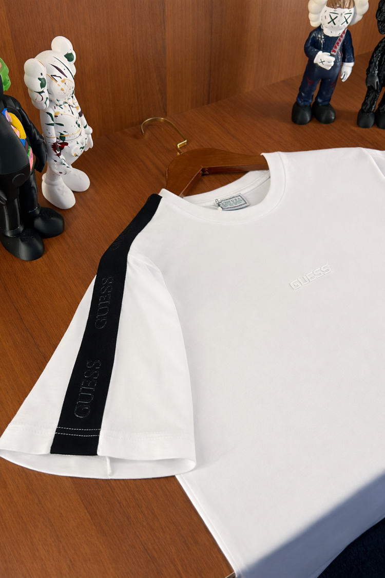 Guess Kol Detaylı Premium T-shirt