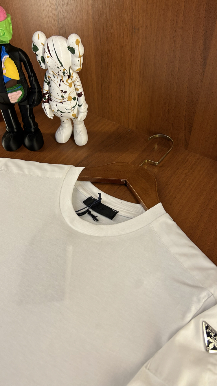 Prada Premium Kol Detaylı T-shirt