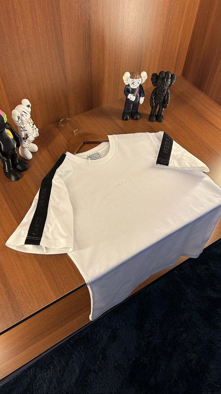 Guess Kol Detaylı Premium T-shirt