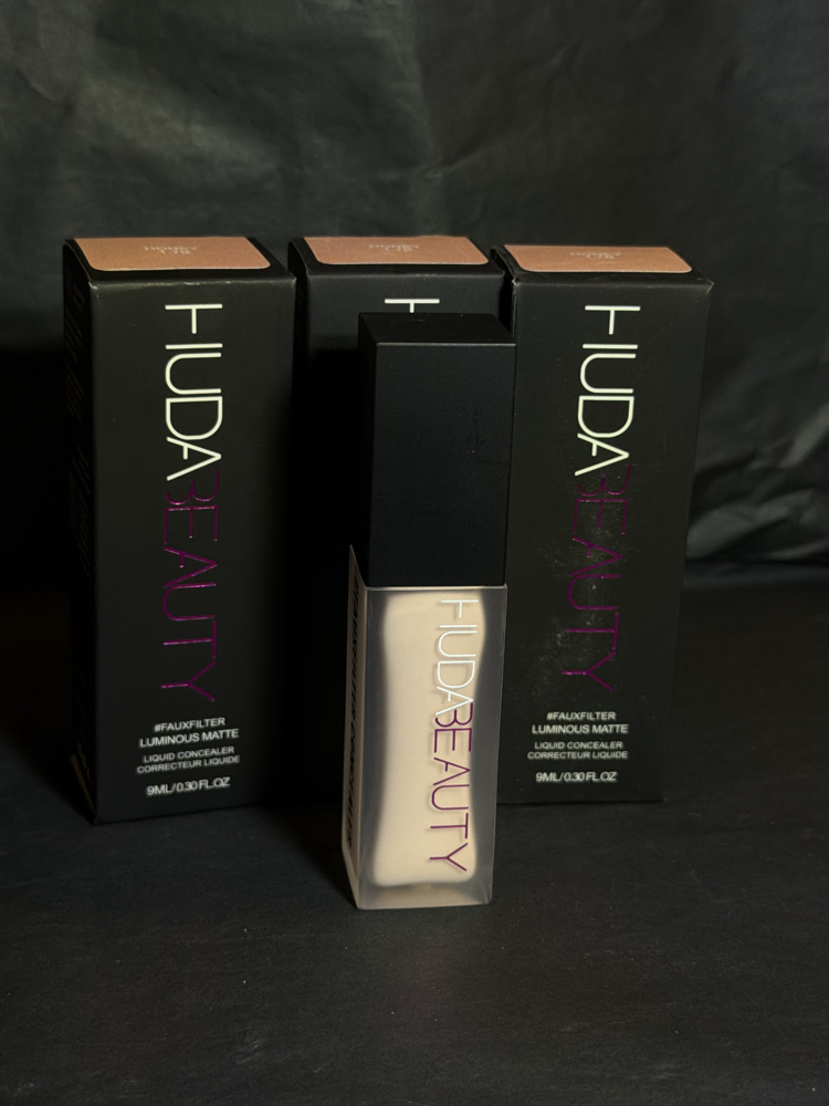 Huda Beauty Faux Filter Concealer Honey 1.7B