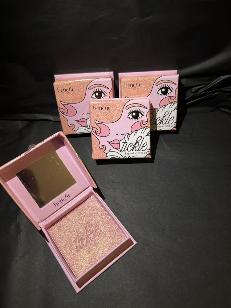Benefit Tickle Highlighter
