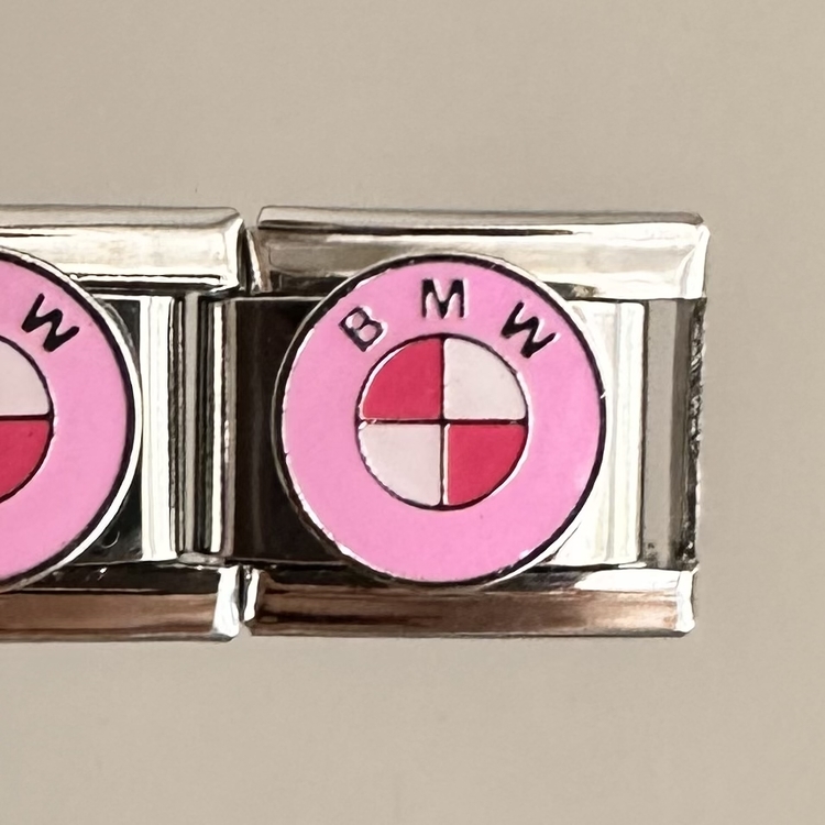 Pembe BMW
