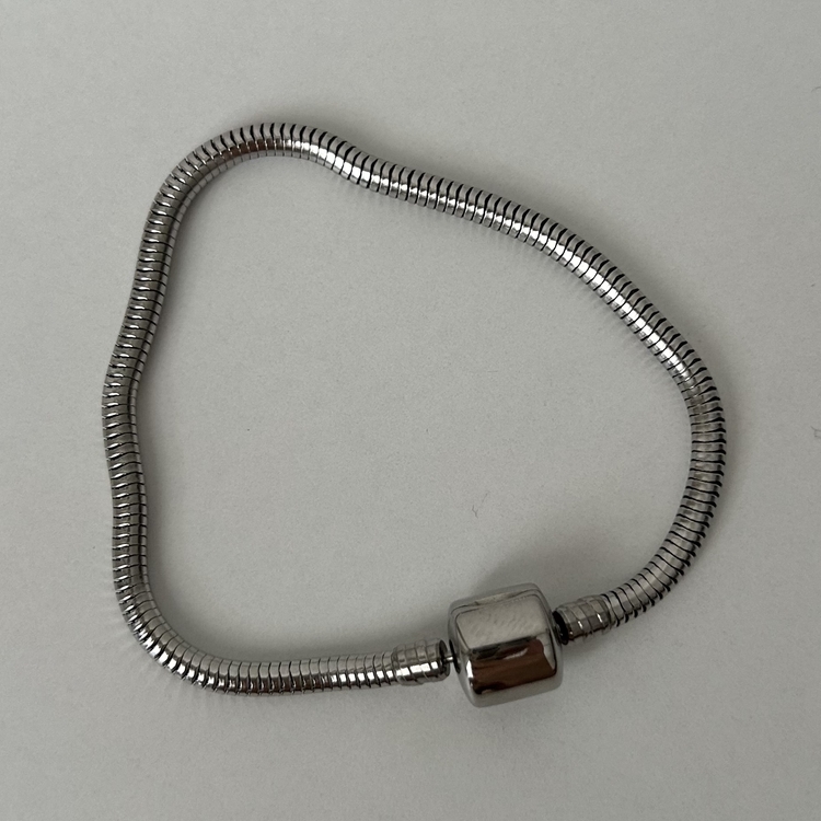 Gümüş Renk Çelik Pandora Bilekliği