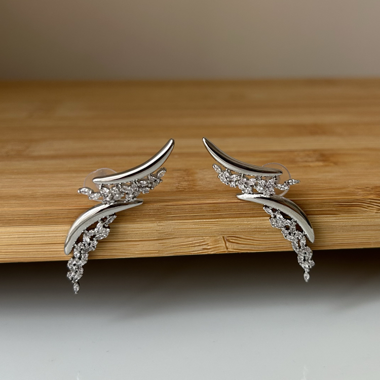 Zirkon Taşlı Model Küpe