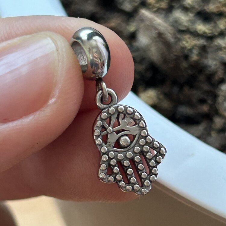 Fatma Ana Eli Charm