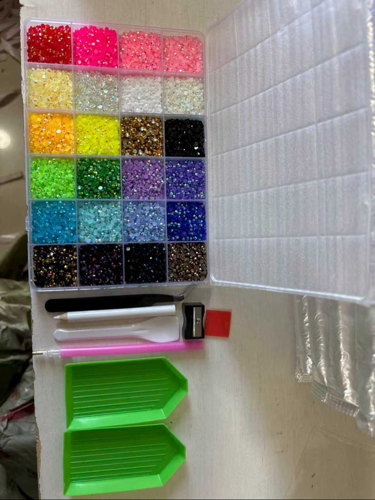 24 renkli Bedazzle Taş