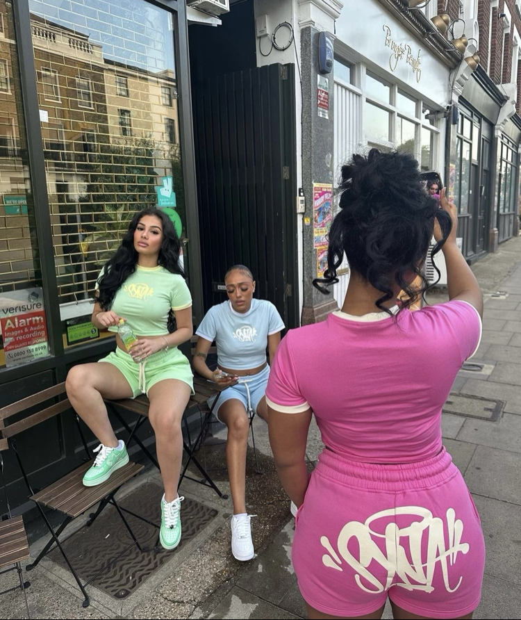 Syna World Woman Pink T-Shirt + Shorts 